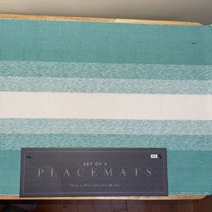 T&C by Town & Country Living placemats ( Set of 4)